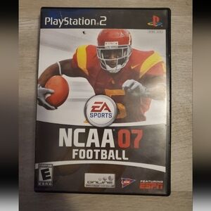 NCAA FOOTBALL 07